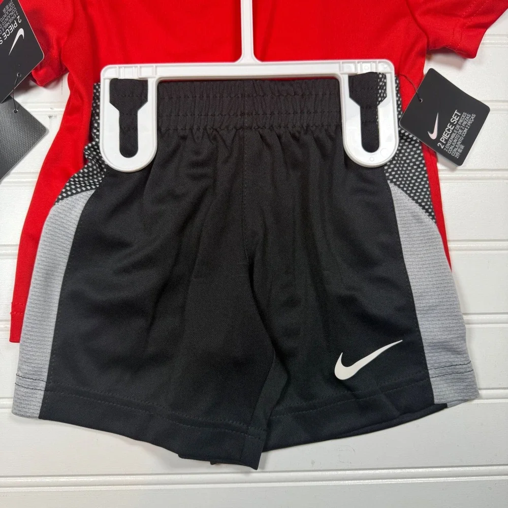 Nike Boys Dri-FIT 2PC T-Shirt and Shorts Set Red Black 2T 76H367-023